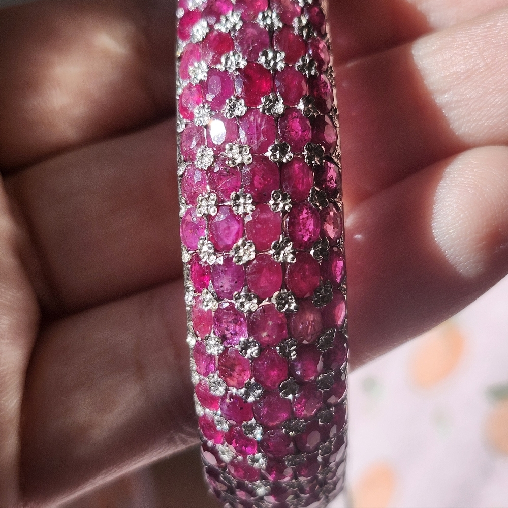 Beautiful Handmade Bengle With Natural Ruby